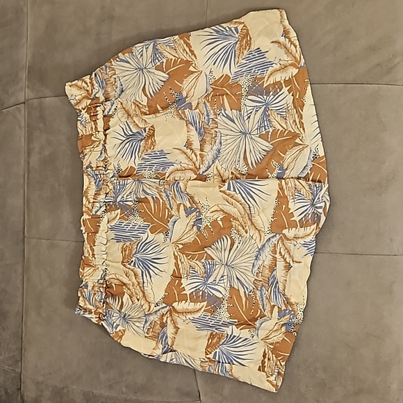 Aerie Woman's High Righ Floral Print Shorts. Sz: S - Picture 2 of 6